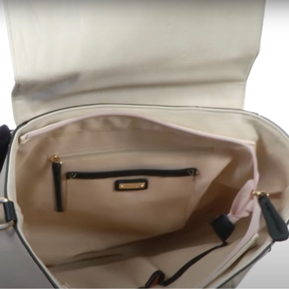 Large Cream Bag with Black Reptile Pattern and Gold Hardware - NWT - Picture 5 of 9